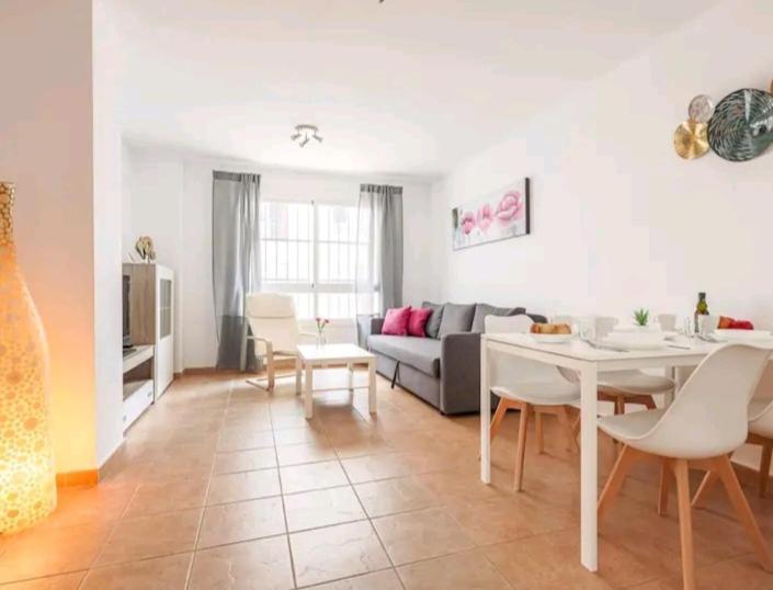Apartamento Con Patio Y Piscina Cerca De Sevilla La Algaba Екстериор снимка